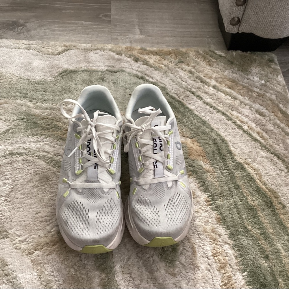 On Cloud Eclipse Running White Athletic Shoes Lig… - image 5